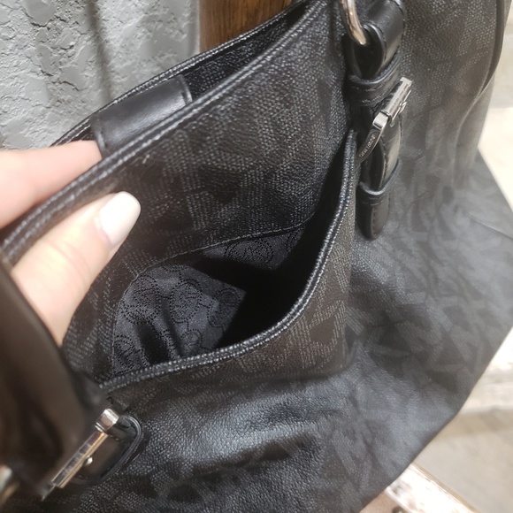 Handbag - Picture 7 of 8